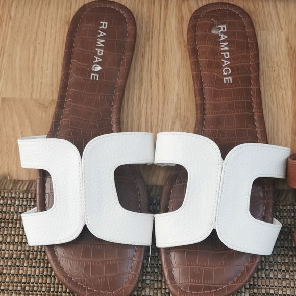 Women's Sandals - Picture 2 of 3